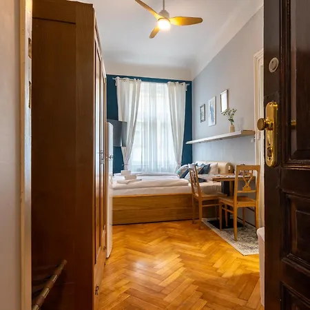 Cozy Close To Old Town Square *